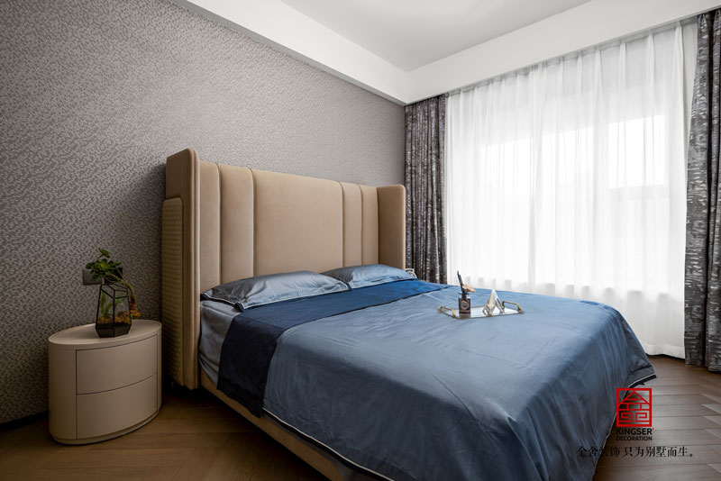 融創(chuàng)中心217㎡現(xiàn)代風(fēng)格裝修實景圖