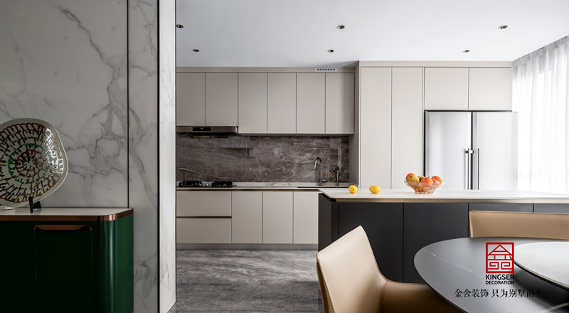 融創(chuàng)中心217㎡現(xiàn)代風(fēng)格裝修實景圖